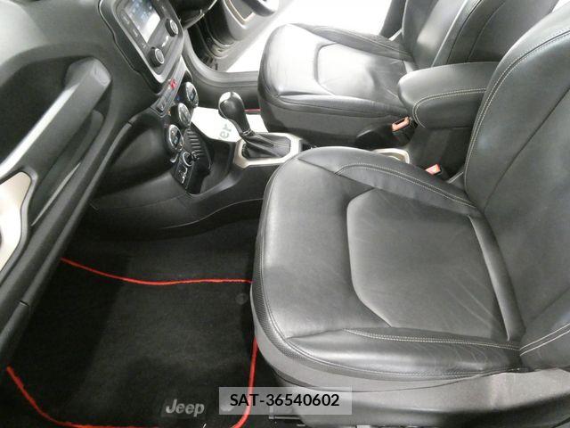 Jeep RENEGADE 2017-06 7508887-15