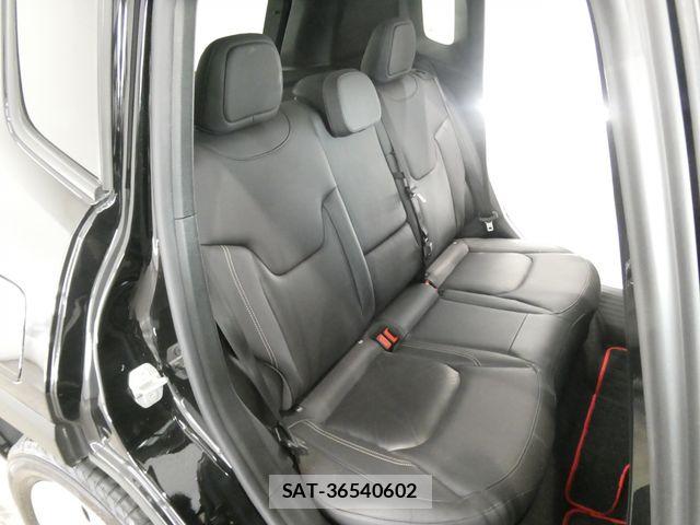 Jeep RENEGADE 2017-06 7508887-16