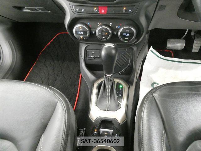 Jeep RENEGADE 2017-06 7508887-23