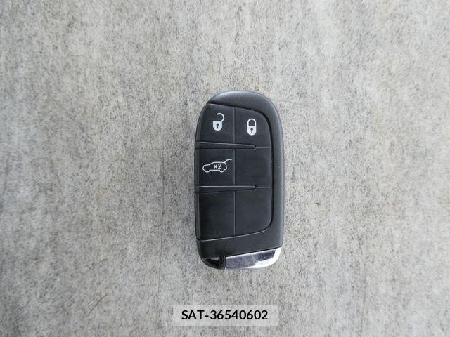 Jeep RENEGADE 2017-06 7508887-29