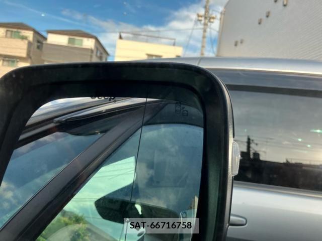 Jeep RENEGADE 2020-10 7562262-24