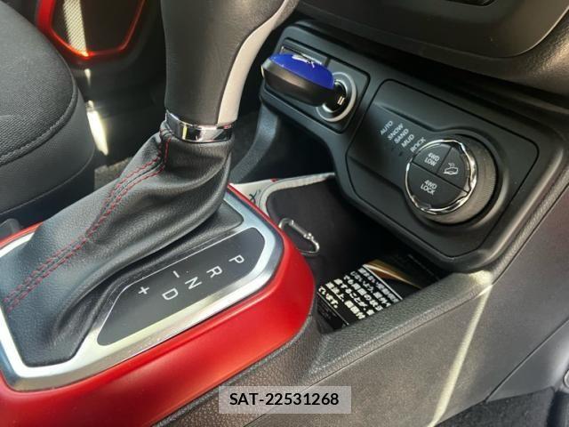 Jeep RENEGADE 2020-07 7617237-19