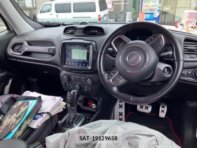Jeep RENEGADE 2018-10 7724405-12