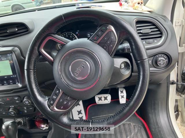 Jeep RENEGADE 2018-10 7724405-15