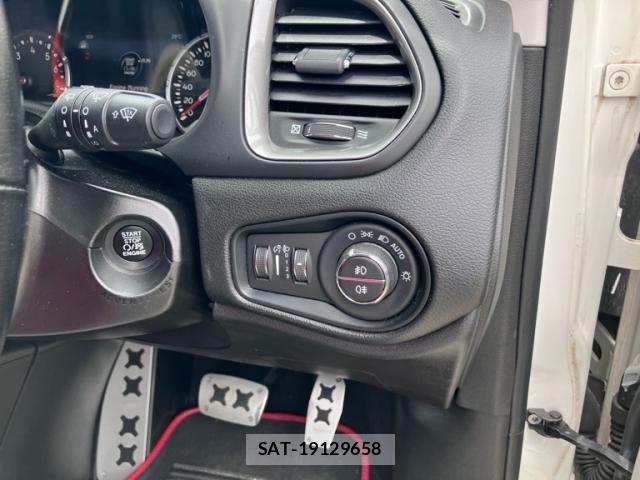 Jeep RENEGADE 2018-10 7724405-16