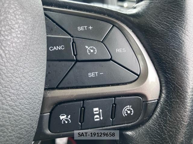 Jeep RENEGADE 2018-10 7724405-27