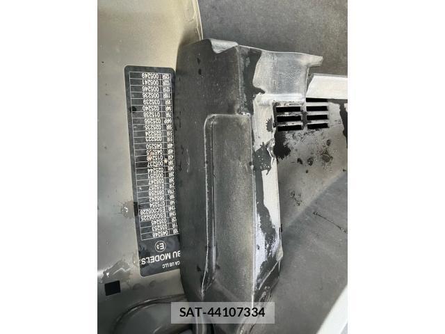 Jeep RENEGADE 2021-07 7724402-24
