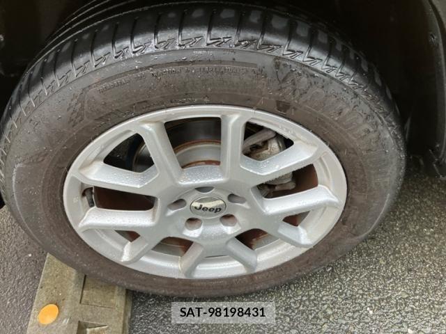 Jeep RENEGADE 2023-09 7724398-9