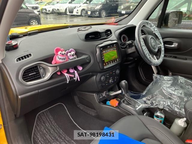Jeep RENEGADE 2023-09 7724398-15