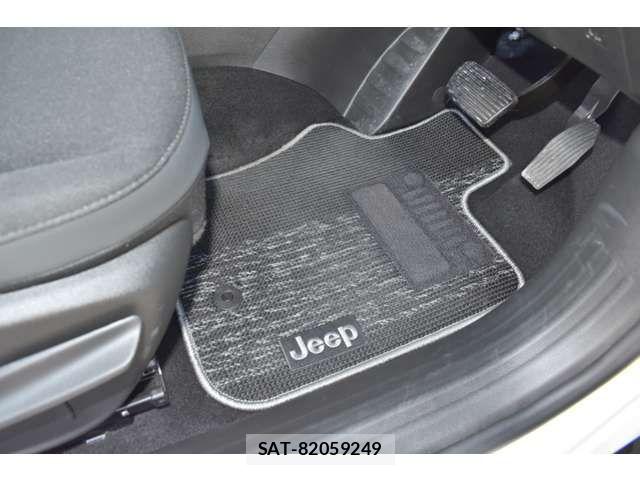 Jeep RENEGADE 2023-04 7724396-10