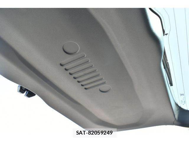 Jeep RENEGADE 2023-04 7724396-23