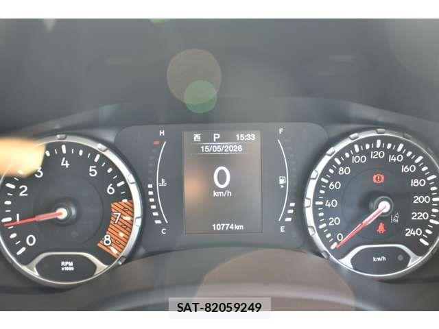 Jeep RENEGADE 2023-04 7724396-3