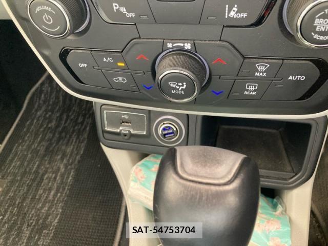 Jeep RENEGADE 2021-07 7724399-24