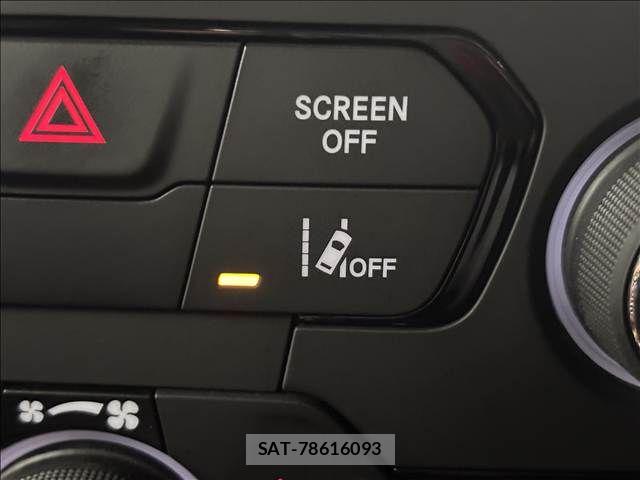 Jeep RENEGADE 2019-08 7785838-9