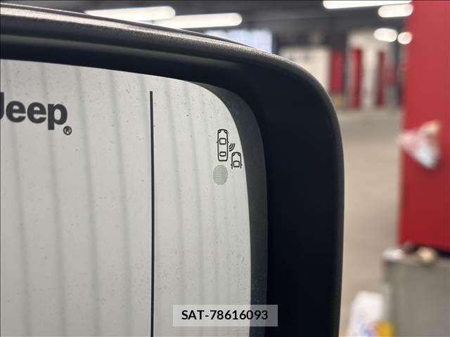 Jeep RENEGADE 2019-08 7785838-10