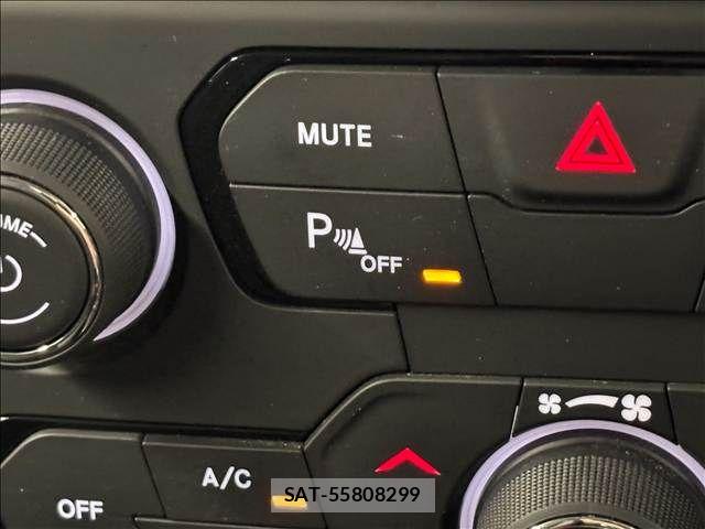 Jeep RENEGADE 2020-10 7785839-9