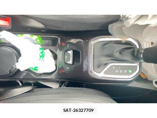 Jeep RENEGADE 2022-06 7877007-26