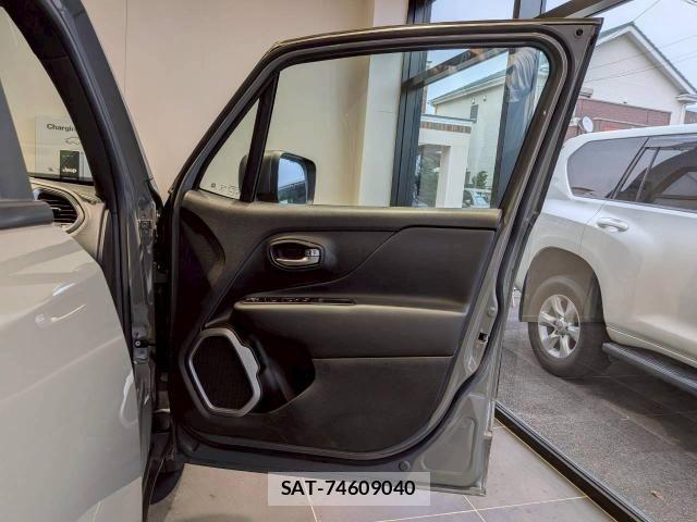 Jeep RENEGADE 2021-05 8130676-15