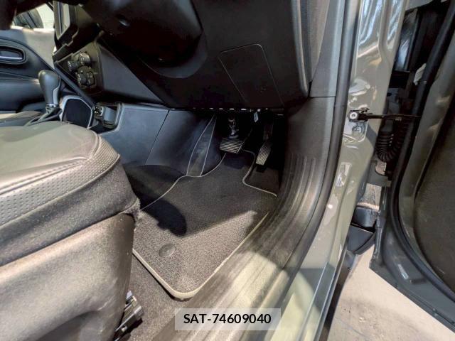 Jeep RENEGADE 2021-05 8130676-19