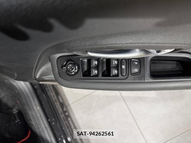 Jeep RENEGADE 2023-06 8130685-10