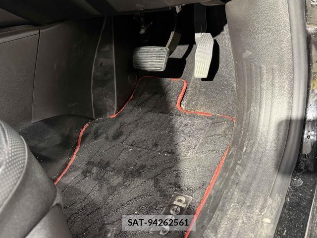 Jeep RENEGADE 2023-06 8130685-15