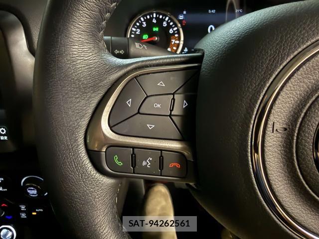 Jeep RENEGADE 2023-06 8130685-18