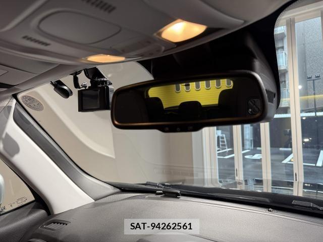 Jeep RENEGADE 2023-06 8130685-25