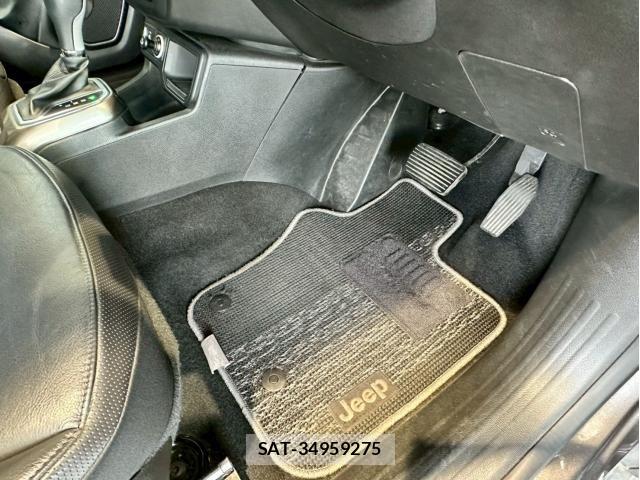 Jeep RENEGADE 2019-11 8130689-13