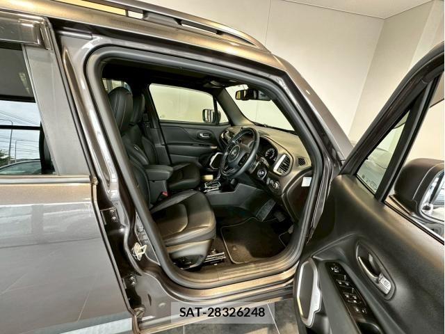Jeep RENEGADE 2021-04 8130683-9
