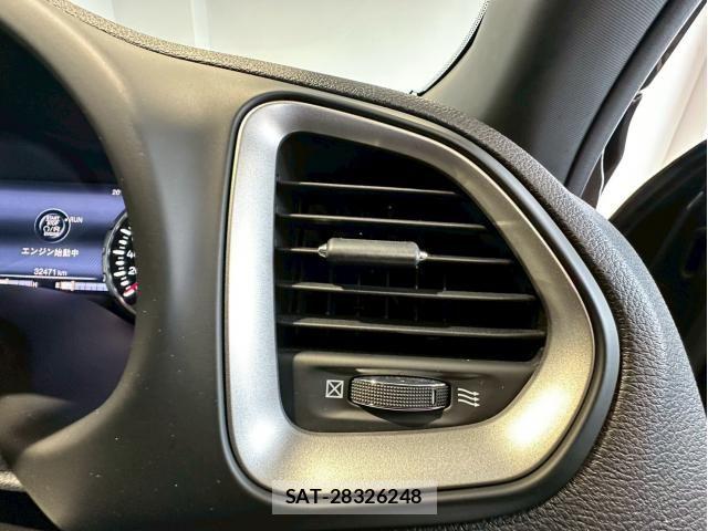 Jeep RENEGADE 2021-04 8130683-15