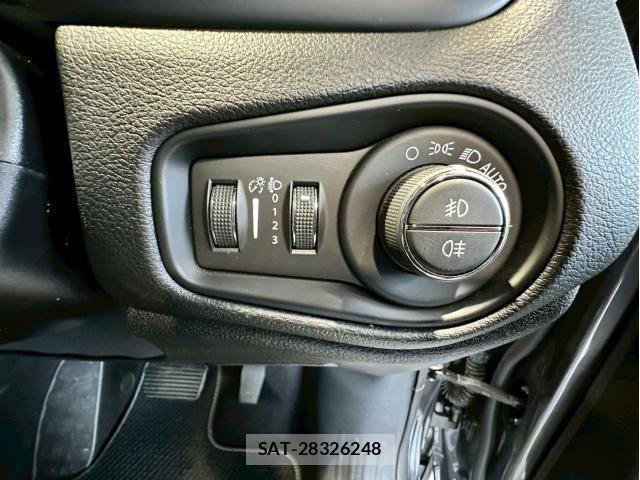 Jeep RENEGADE 2021-04 8130683-16