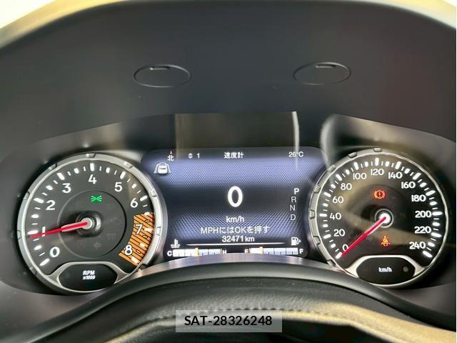 Jeep RENEGADE 2021-04 8130683-25