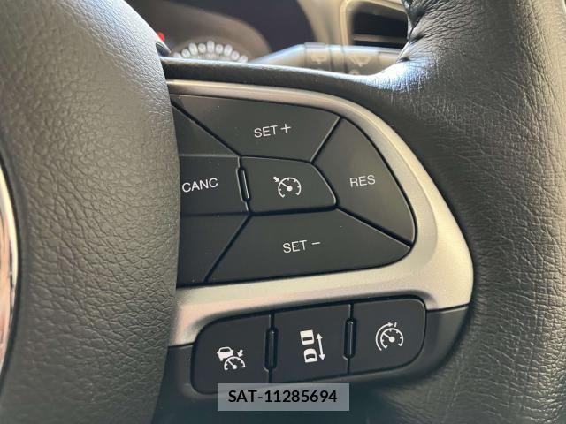 Jeep RENEGADE 2023-08 8130677-6