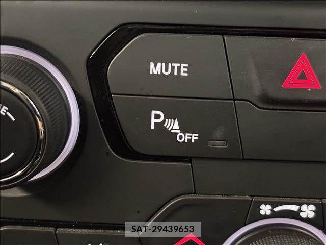 Jeep RENEGADE 2022-05 8145942-8