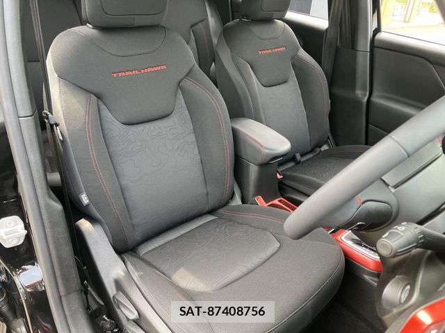 Jeep RENEGADE 2023-06 8145938-10