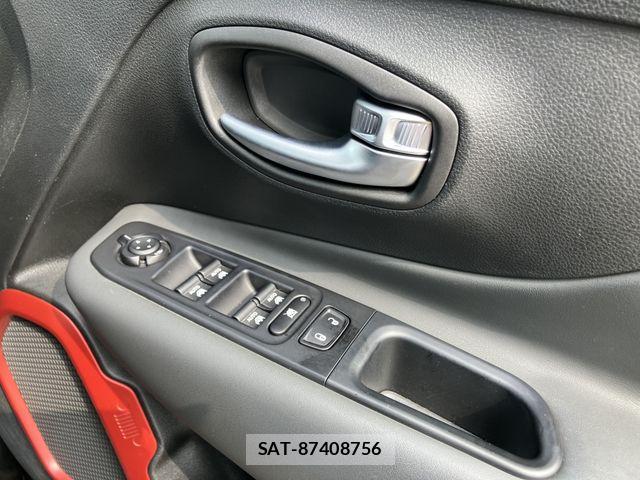 Jeep RENEGADE 2023-06 8145938-23