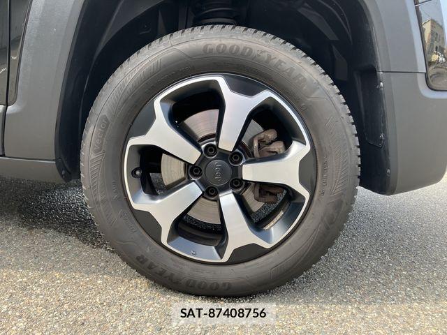 Jeep RENEGADE 2023-06 8145938-27