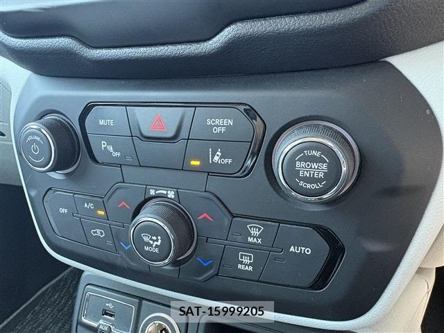 Jeep RENEGADE 2021-06 8208006-15