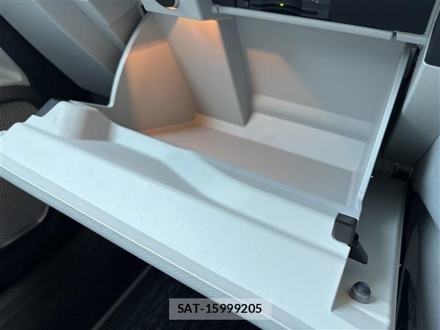 Jeep RENEGADE 2021-06 8208006-19