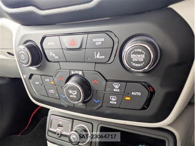 Jeep RENEGADE 2021-10 8208007-15
