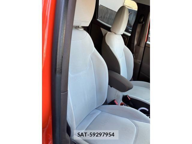 Jeep RENEGADE 2015-09 8230442-10