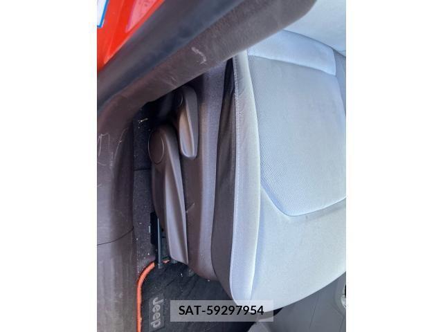 Jeep RENEGADE 2015-09 8230442-11
