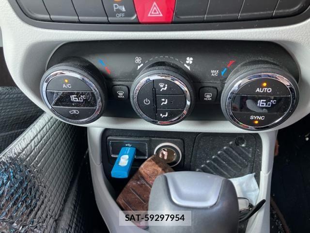 Jeep RENEGADE 2015-09 8230442-19