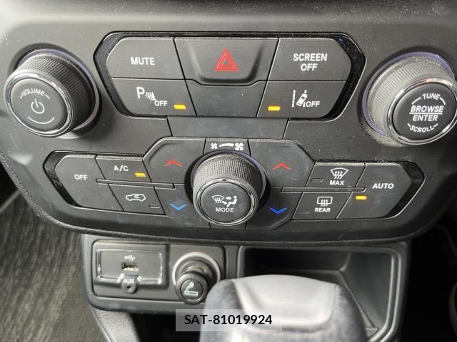 Jeep RENEGADE 2019-02 8245502-23