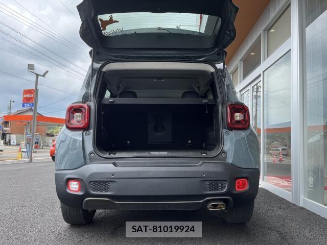 Jeep RENEGADE 2019-02 8245502-27