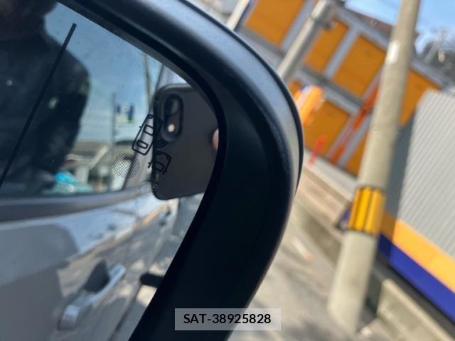Jeep RENEGADE 2019-09 8314909-11