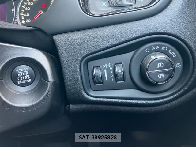Jeep RENEGADE 2019-09 8314909-18