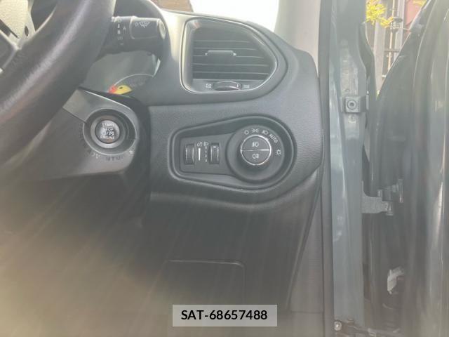 Jeep RENEGADE 2019-03 8314911-17