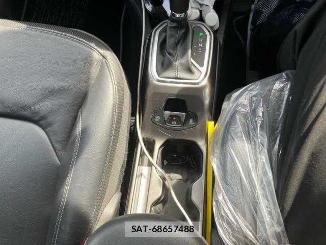 Jeep RENEGADE 2019-03 8314911-25