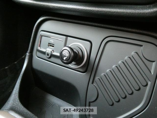 Jeep RENEGADE 2018-01 8314912-21